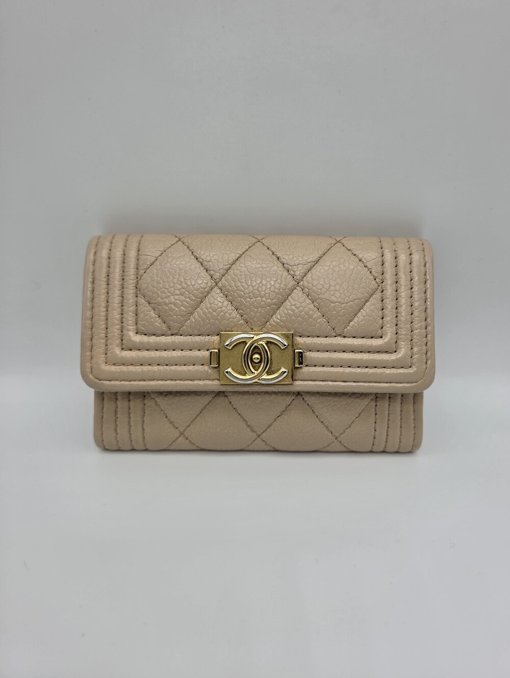 💛CHANEL Quilted Beige Leather Compact Wallet with Gold CC Hardware💛